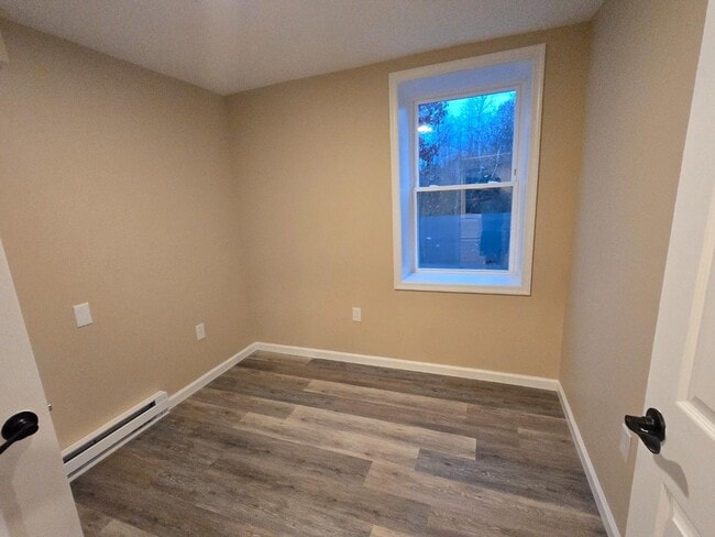 Building Photo - 123 2nd St