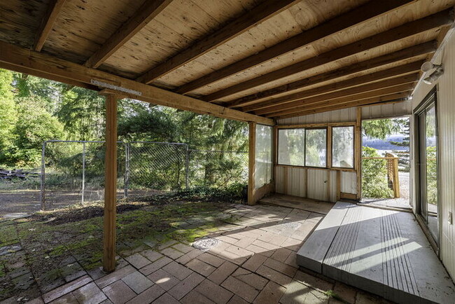 Building Photo - BEAUTIFUL CABIN STYLE HOME ACROSS FROM SIL...