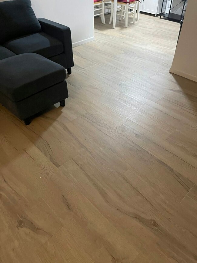 Building Photo - 4169 W Ridge Rd