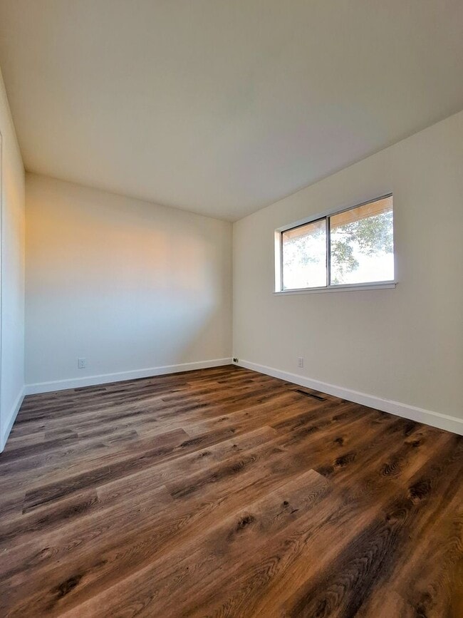 Building Photo - Harr08