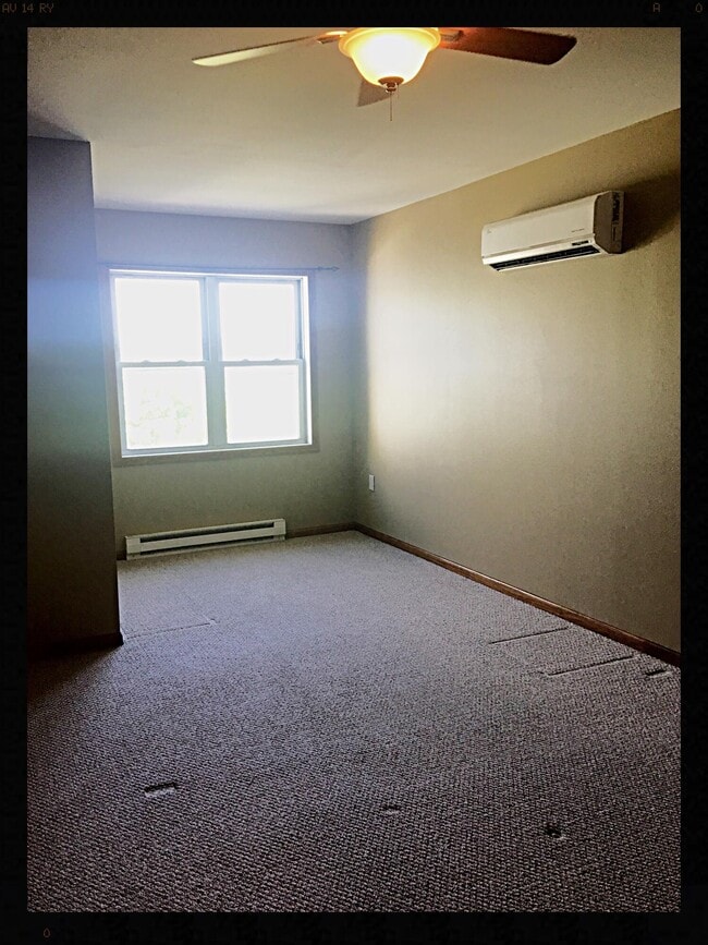 Building Photo - 903 8th Ave N