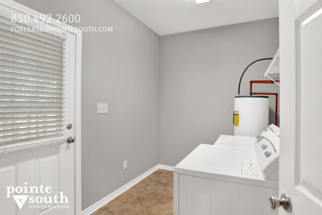 Building Photo - 2147 Henrietta Fulford Pl