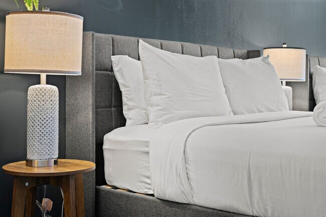 Building Photo - 160 E Berkeley St