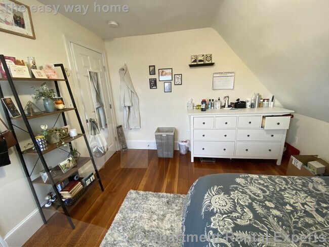 Building Photo - 15 Sargent Ave