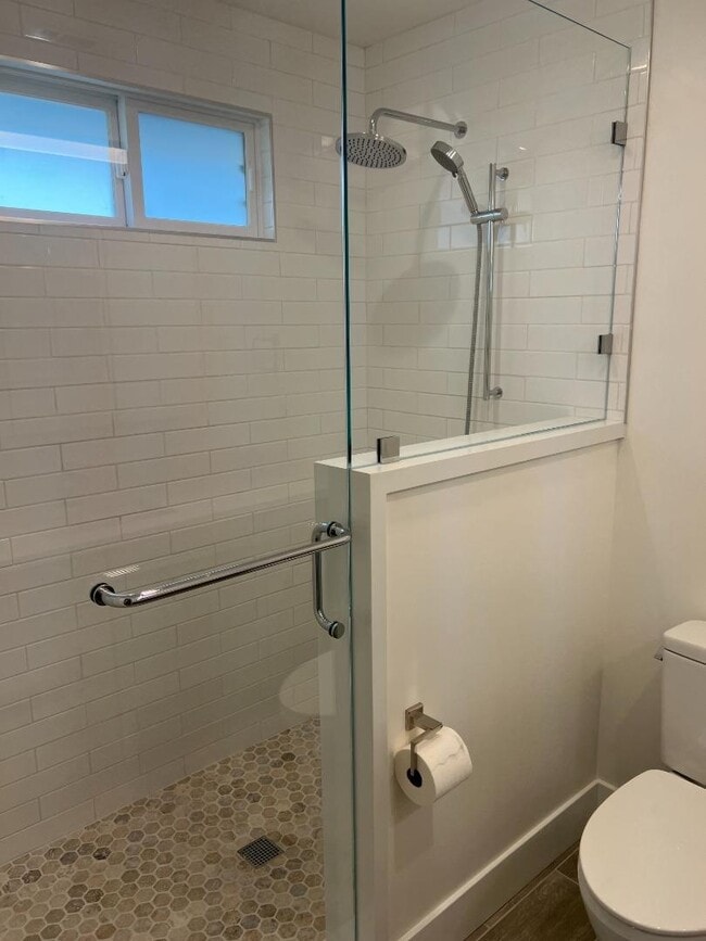 Building Photo - 875 Tierra Alta St