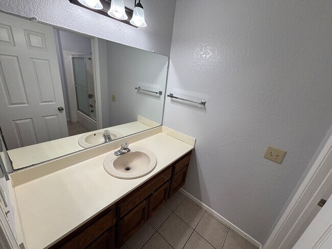 Building Photo - 8837 La Margarita Way