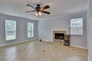 Building Photo - 2211 Pleasant Dr
