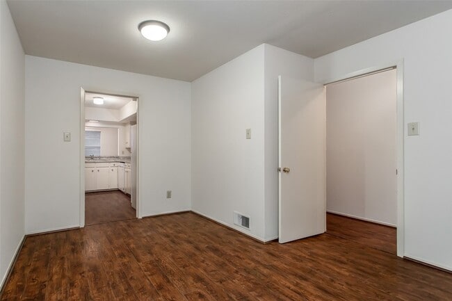 Building Photo - 7544 Brentcove Cir