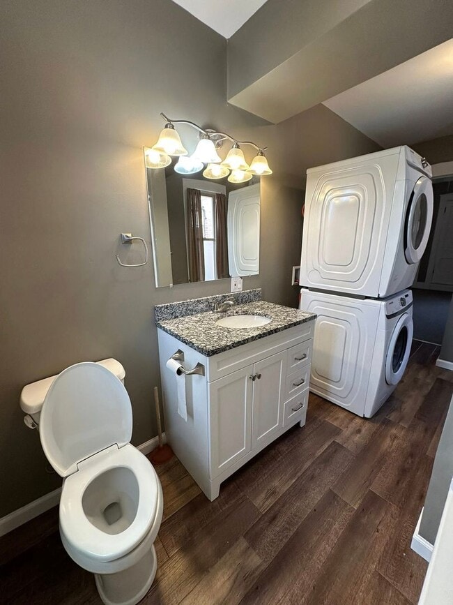 Building Photo - 309 S 8th St