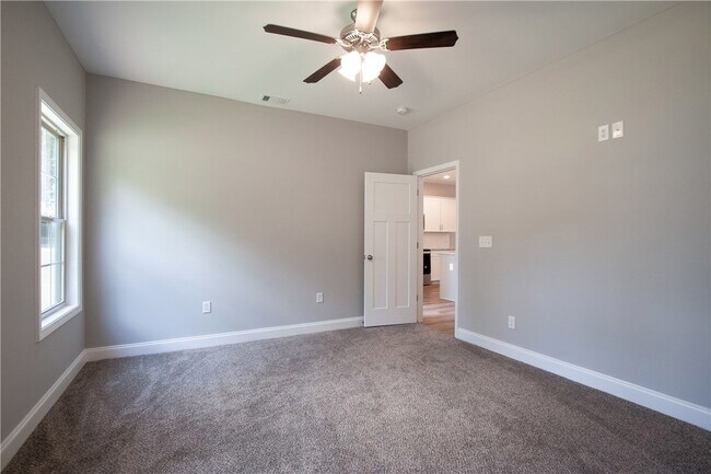 Building Photo - 100 Easy St