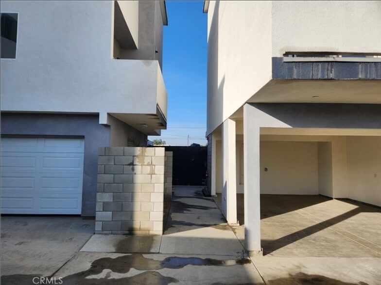 Building Photo - 1115 E Artesia Blvd