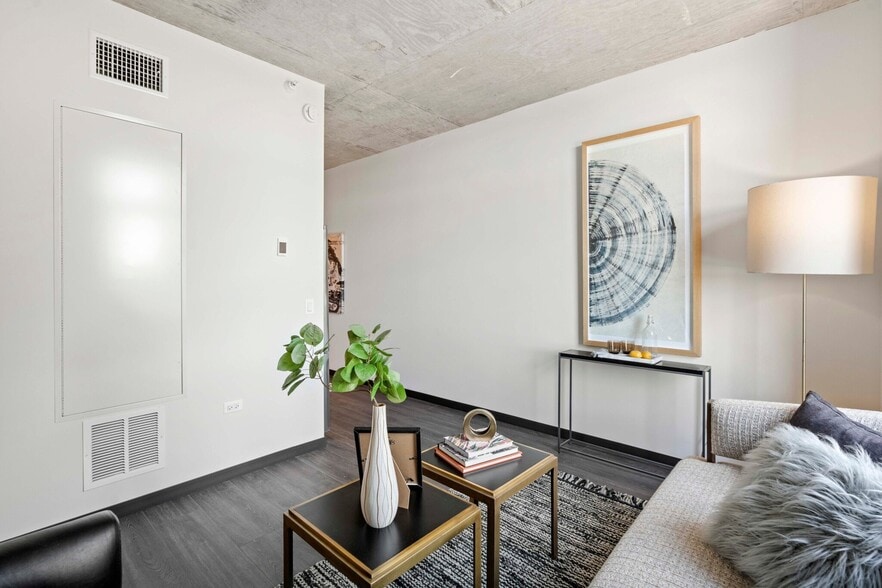 Building Photo - 129 N Ashland Ave