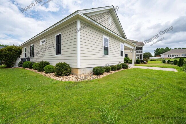 Building Photo - 121 Champions Village Dr