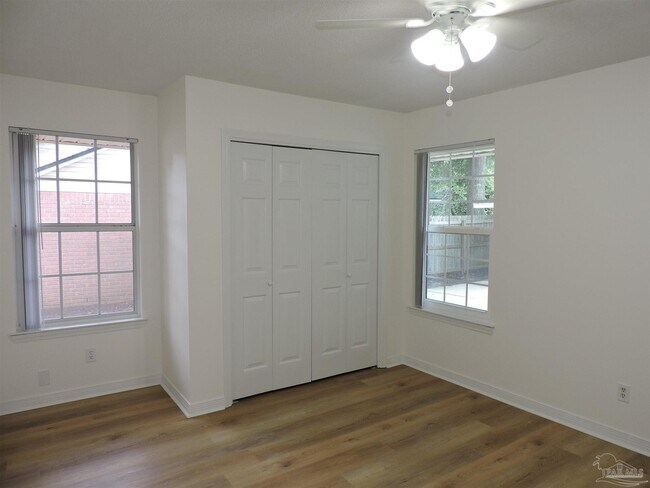 Building Photo - 6340 Summer Lakes Ln