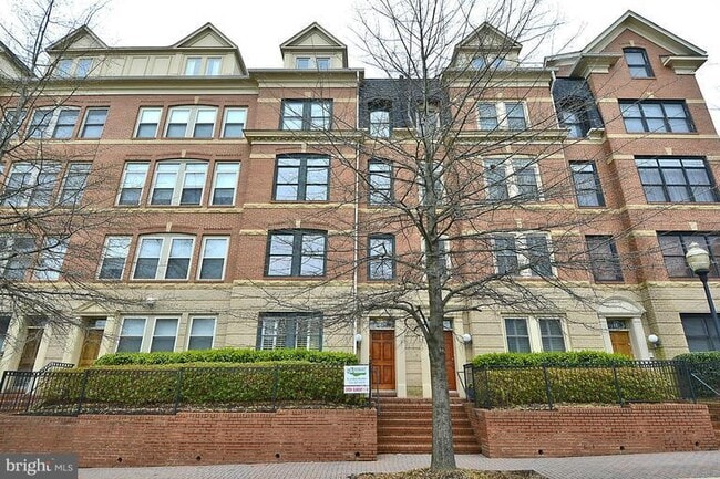 Building Photo - 1119 N Kirkwood Rd