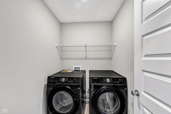 Building Photo - 6988 Sunstone Pl