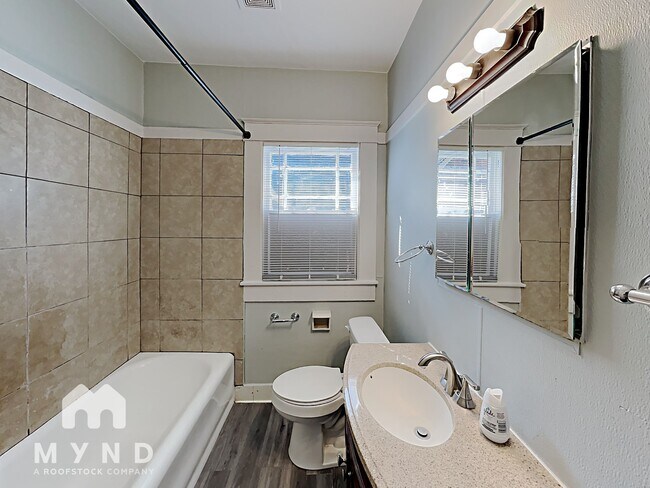 Building Photo - 1324 42nd St Ensley