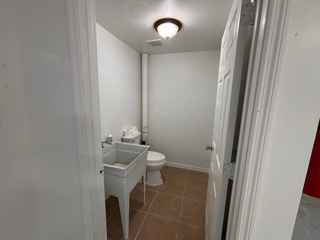 Building Photo - 1221 Court St