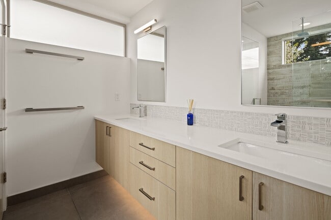 Building Photo - Stunning West Queen Anne Retreat with Iconic Puget Sound Views