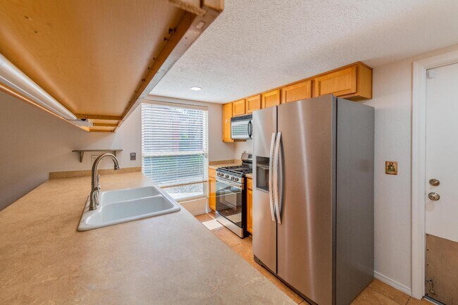 Building Photo - 7113 Welton Dr NE