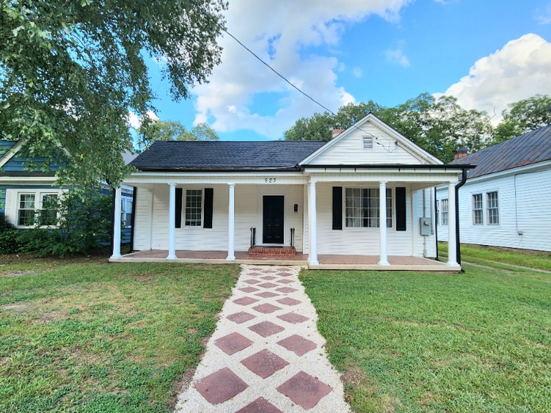 Primary Photo - 523 Avent St