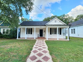 Building Photo - 523 Avent St