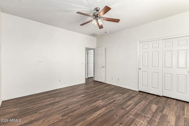 Building Photo - 8760 W Augusta Ave