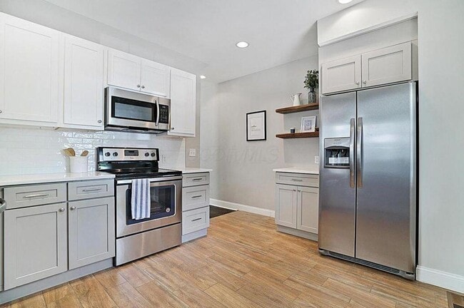 Building Photo - 597 Lilley Ave