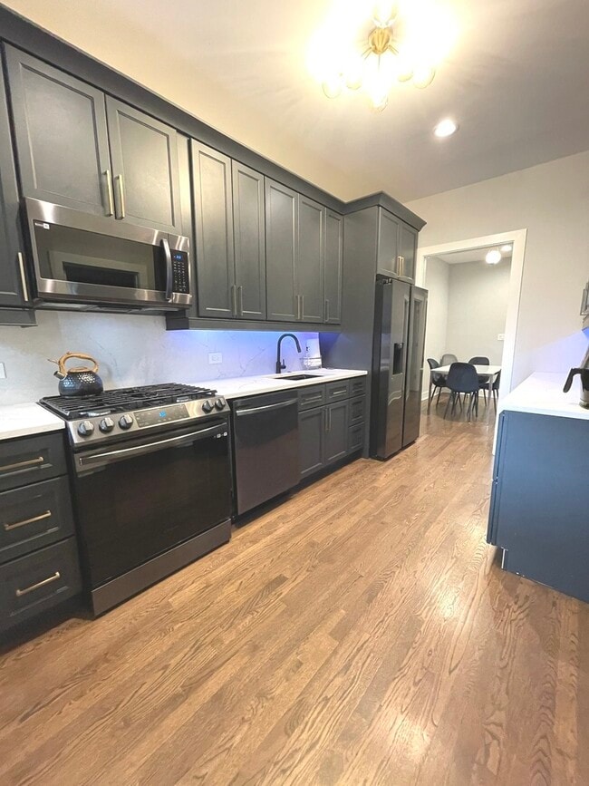 Building Photo - 1057 W Columbia Ave