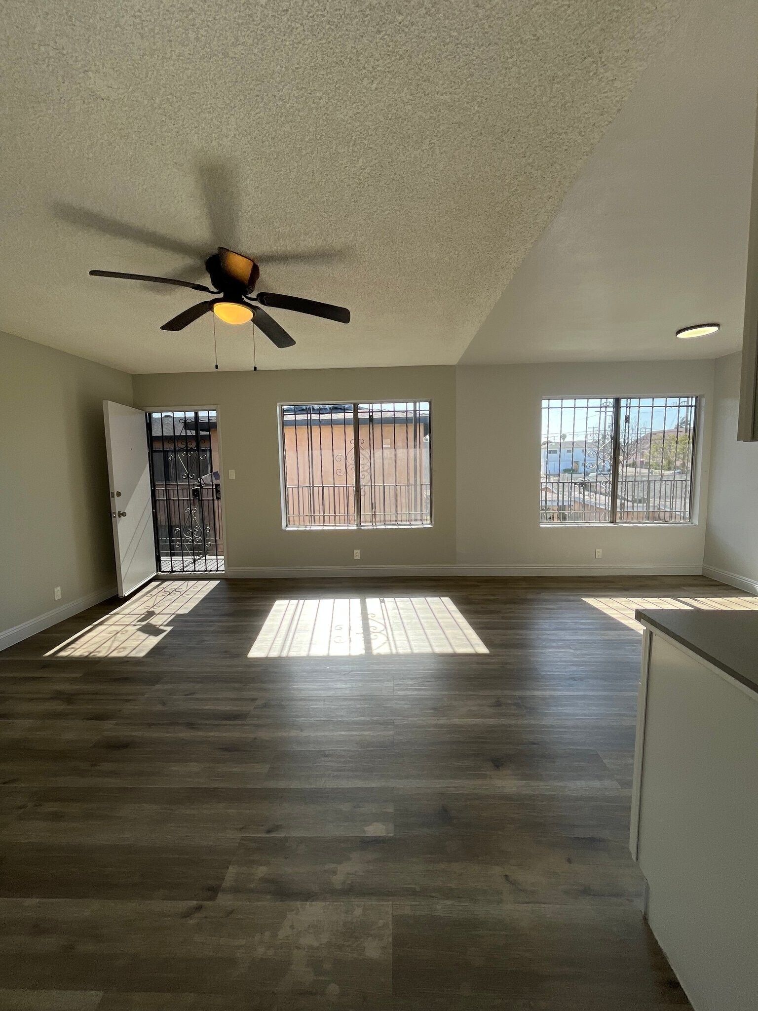 Building Photo - 1334 W 93rd St