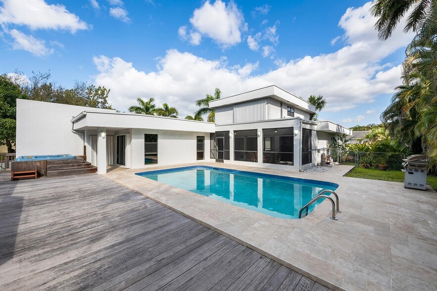 Building Photo - 6280 SW 56th Ct