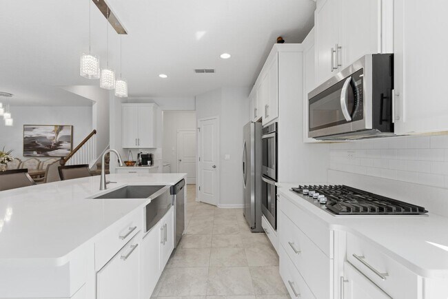 Building Photo - 454 Willow Lake Dr