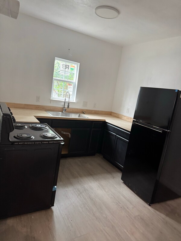 Building Photo - 1612 Live Oak Ave