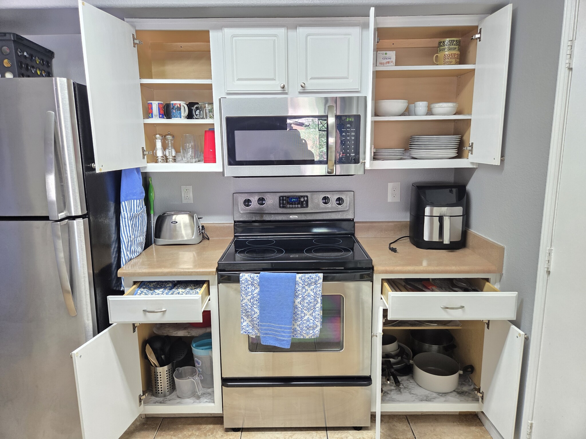 Kitchen - 555 E Silverado Ranch Blvd