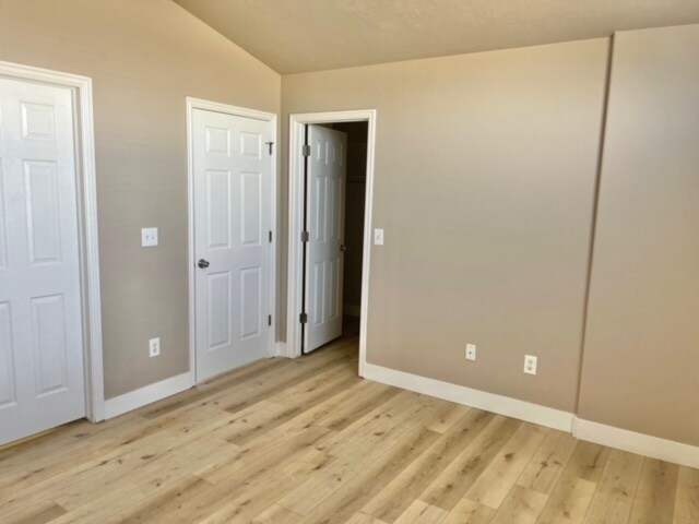 Building Photo - West Park Town House #72