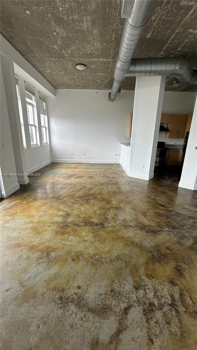 Building Photo - 1791 NE Miami Gardens Dr