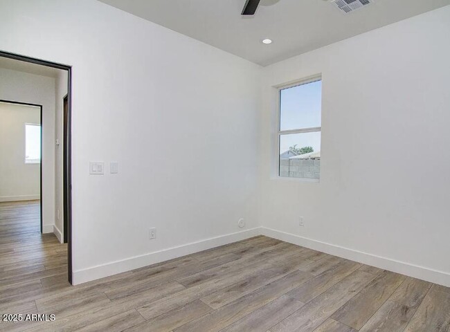Building Photo - 7748 N 13th Pl