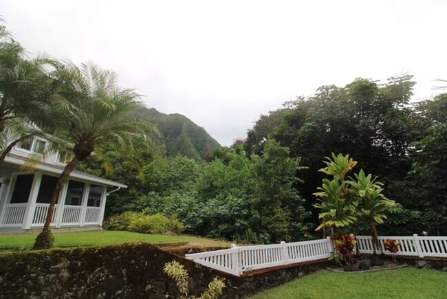 Building Photo - Beautiful 3 Bedroom 2.5 Bath house in Gate...