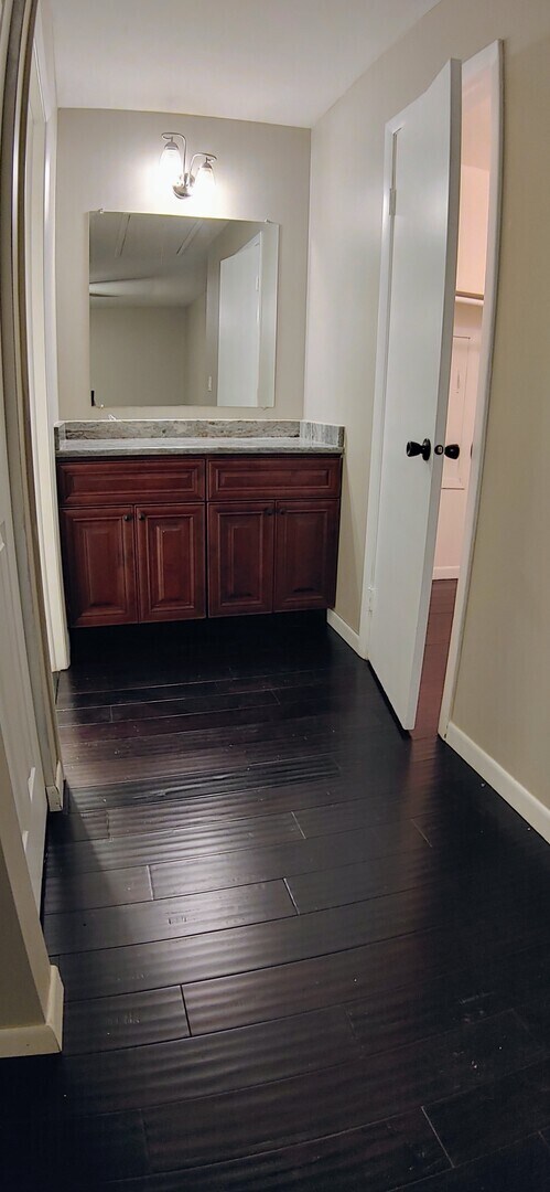 Building Photo - 1970 Dogwood Dr