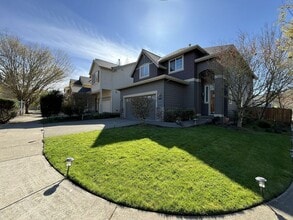 Building Photo - Beautiful 5 Bedroom Home + Office with Grand Entry, Gourmet Kitchen & Private Backyard