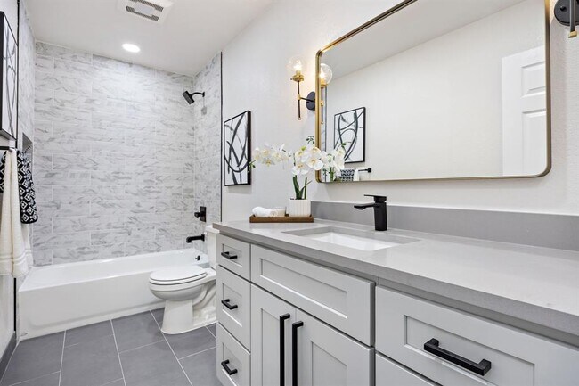 Building Photo - 6910 Rufus Dr