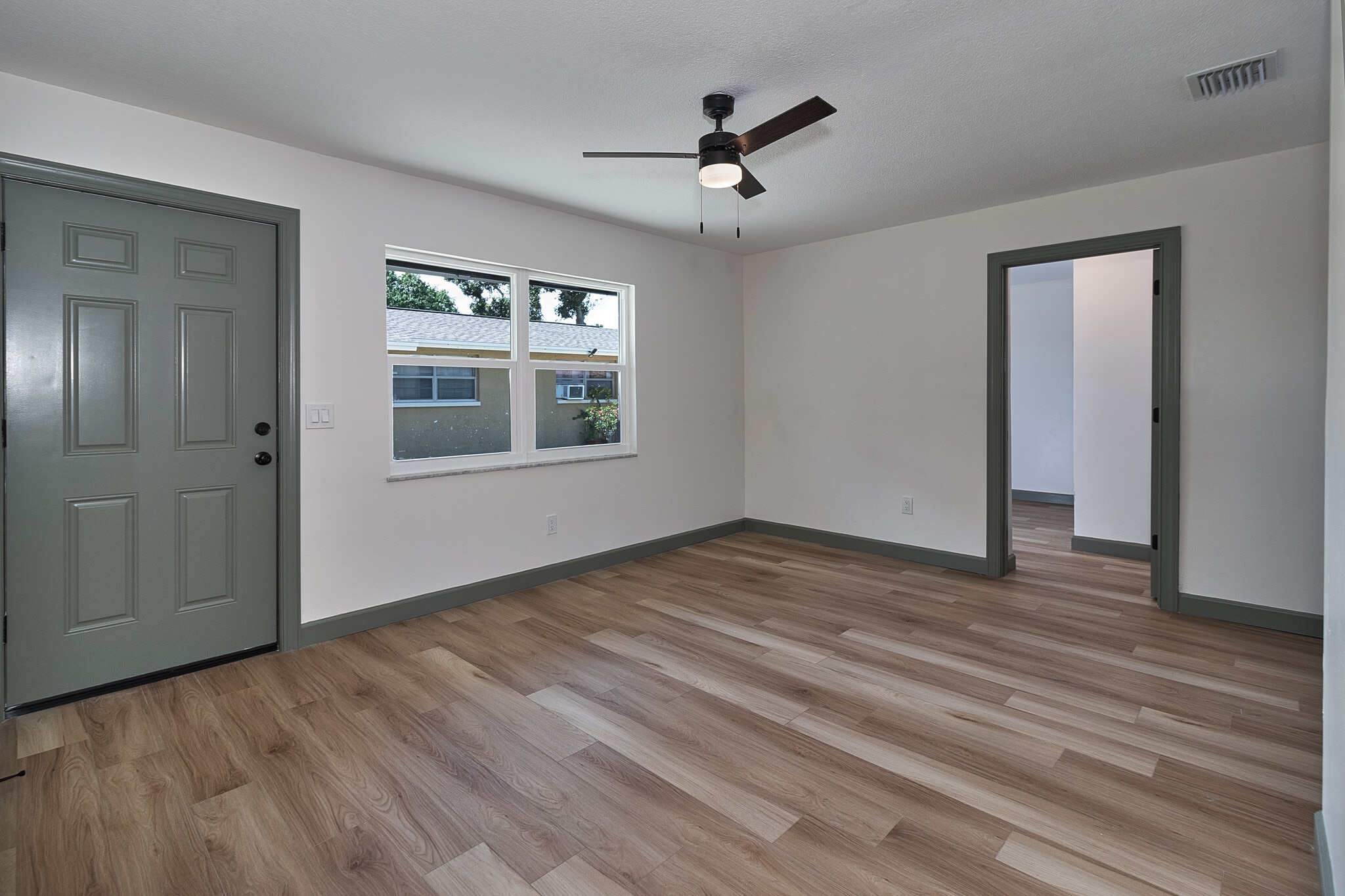 Building Photo - 508 91st Ave N