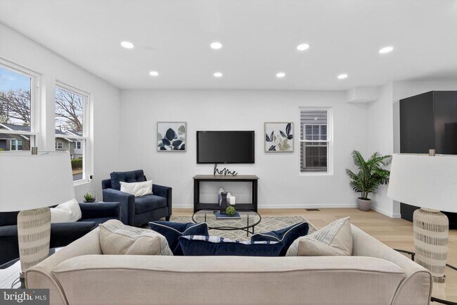 Building Photo - 2932 Yost Pl NE