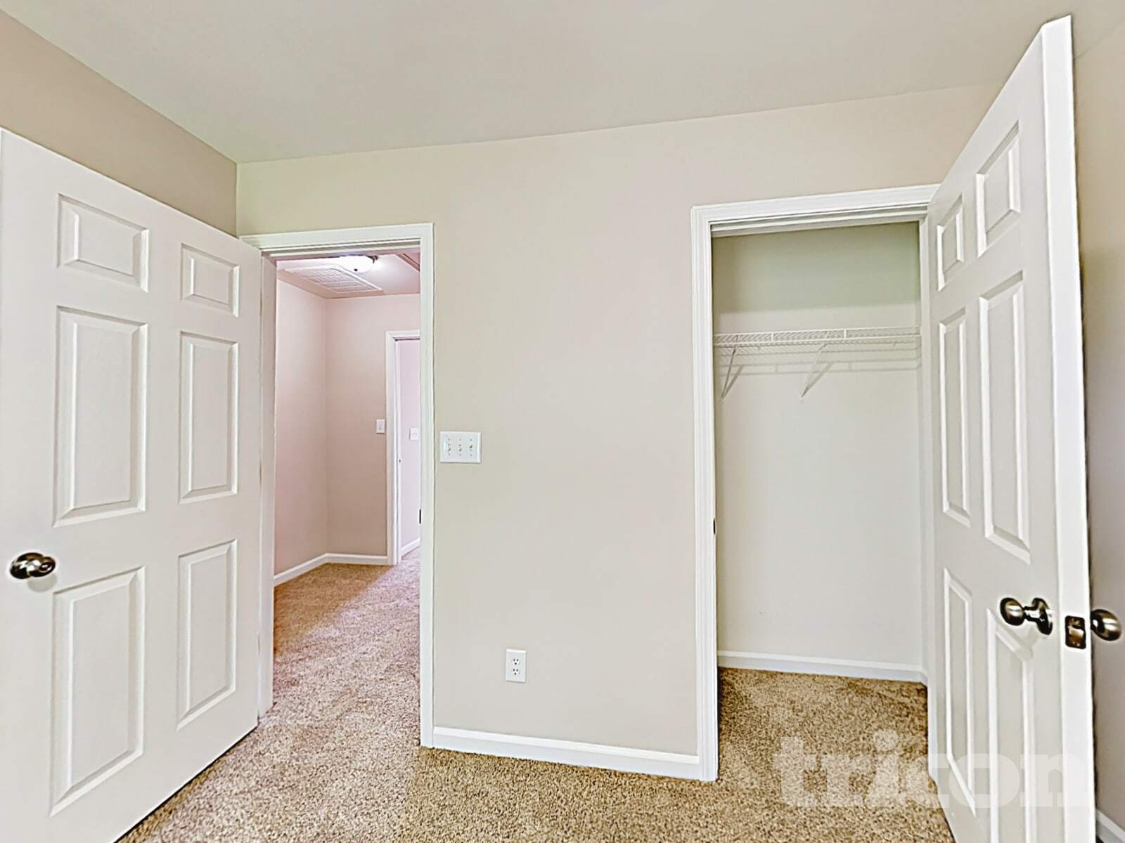 Building Photo - 8716 Rozumny Dr