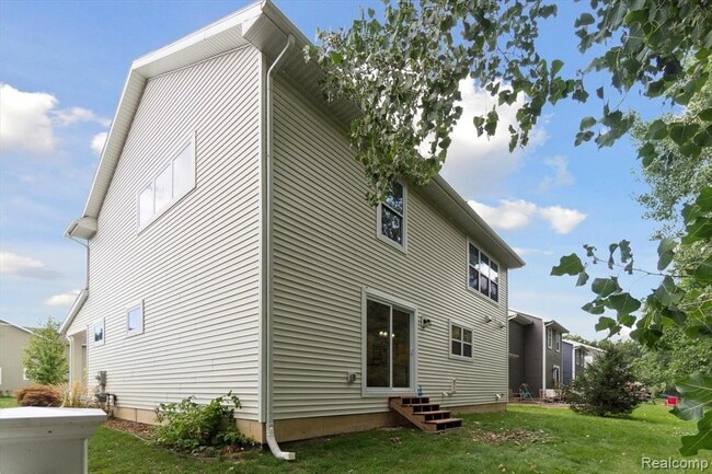 Building Photo - 1815 Bainsbridge St