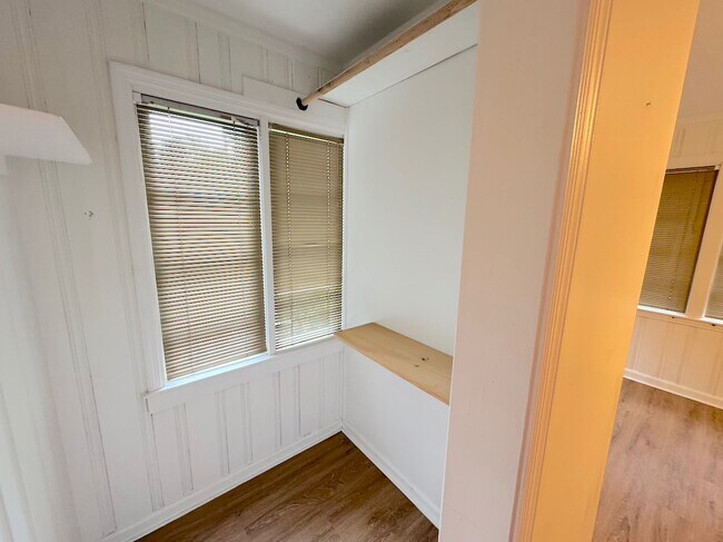 Building Photo - 1412 E 51st St