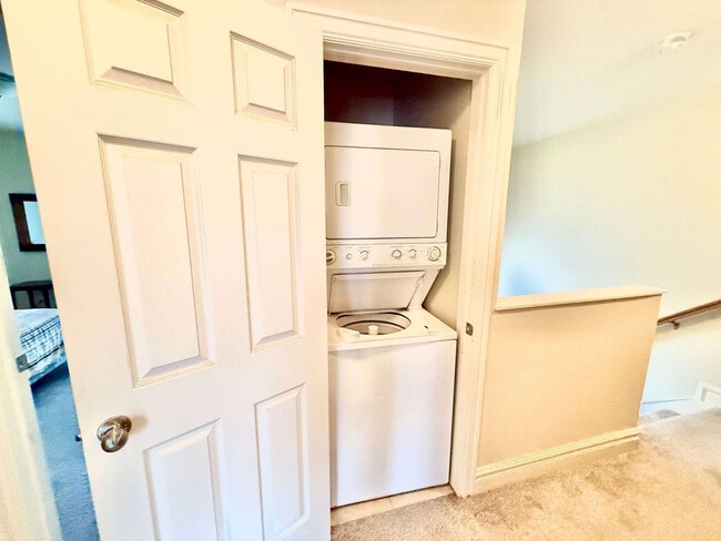 Building Photo - 625 E 200 S