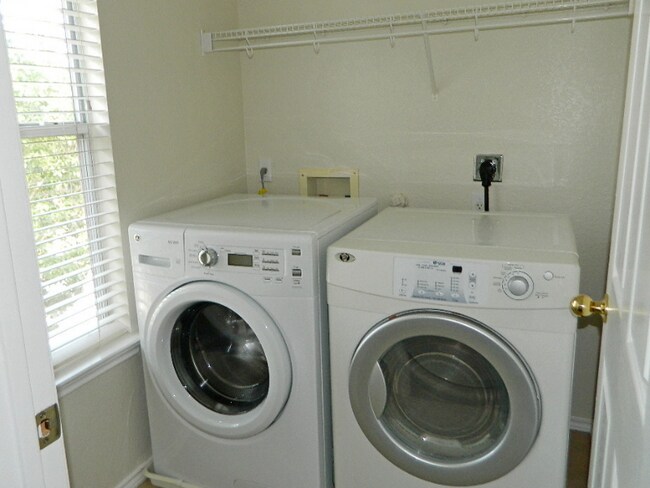 Building Photo - 1501 Davis Mountain Loop