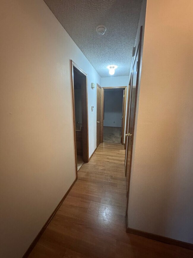 Building Photo - Spacious Home with large parklike yard