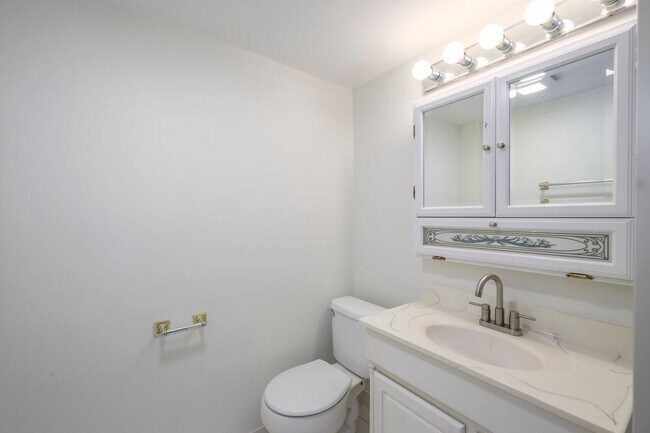 Building Photo - Gorgeous Home in Cottonwood Heights!